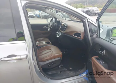 2019 Chrysler Pacifica Limited z USA, uszkodzony, nr VIN 2C4RC1GG1KR569665